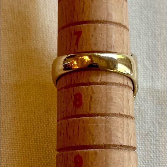 Vintage 14K Gold Garnet and Peridot Ring - Picture 13 of 16